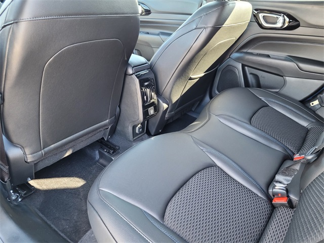 2025 Jeep Compass Latitude photo 17