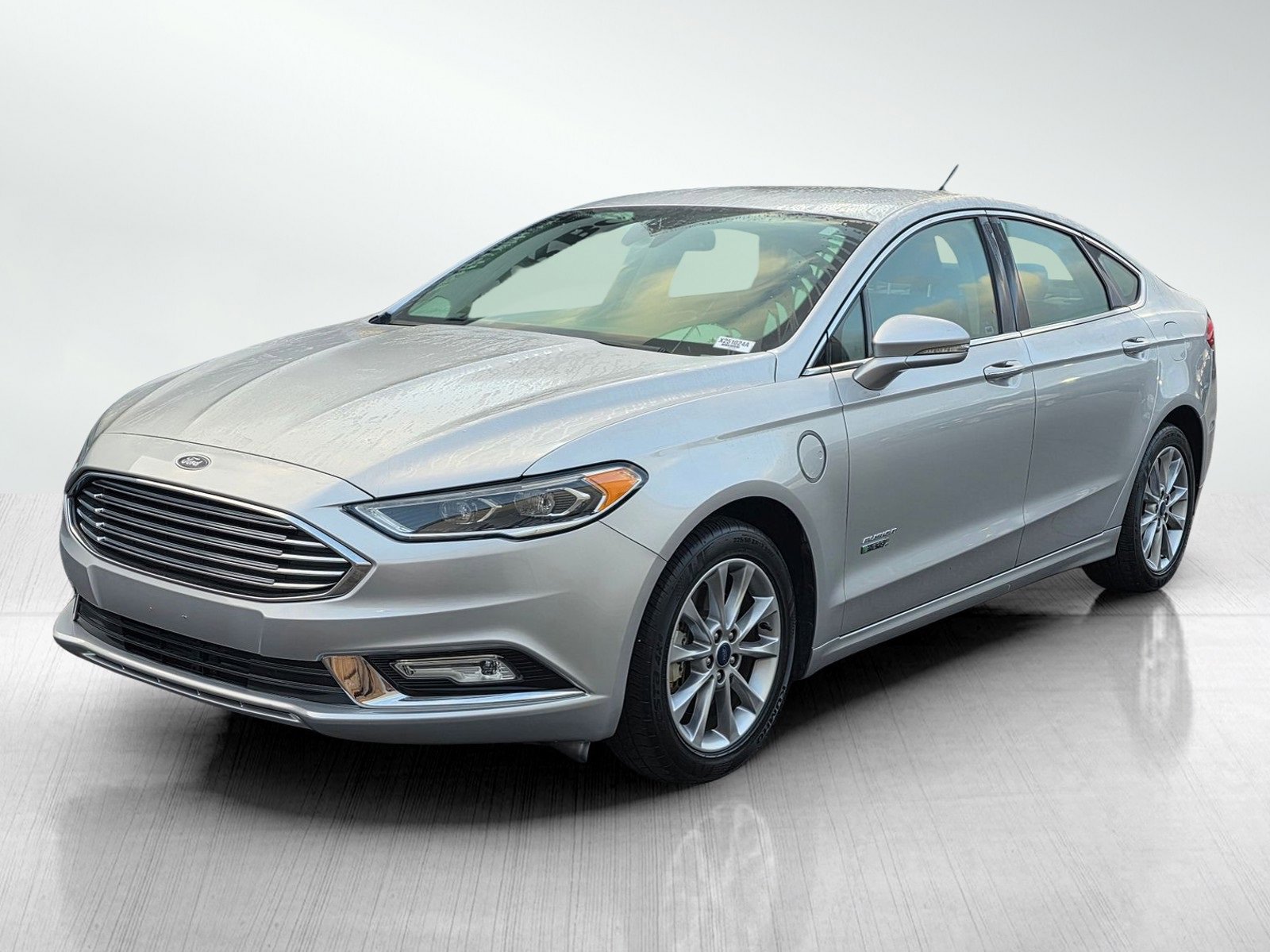 2017 Ford Fusion Energi SE photo 2