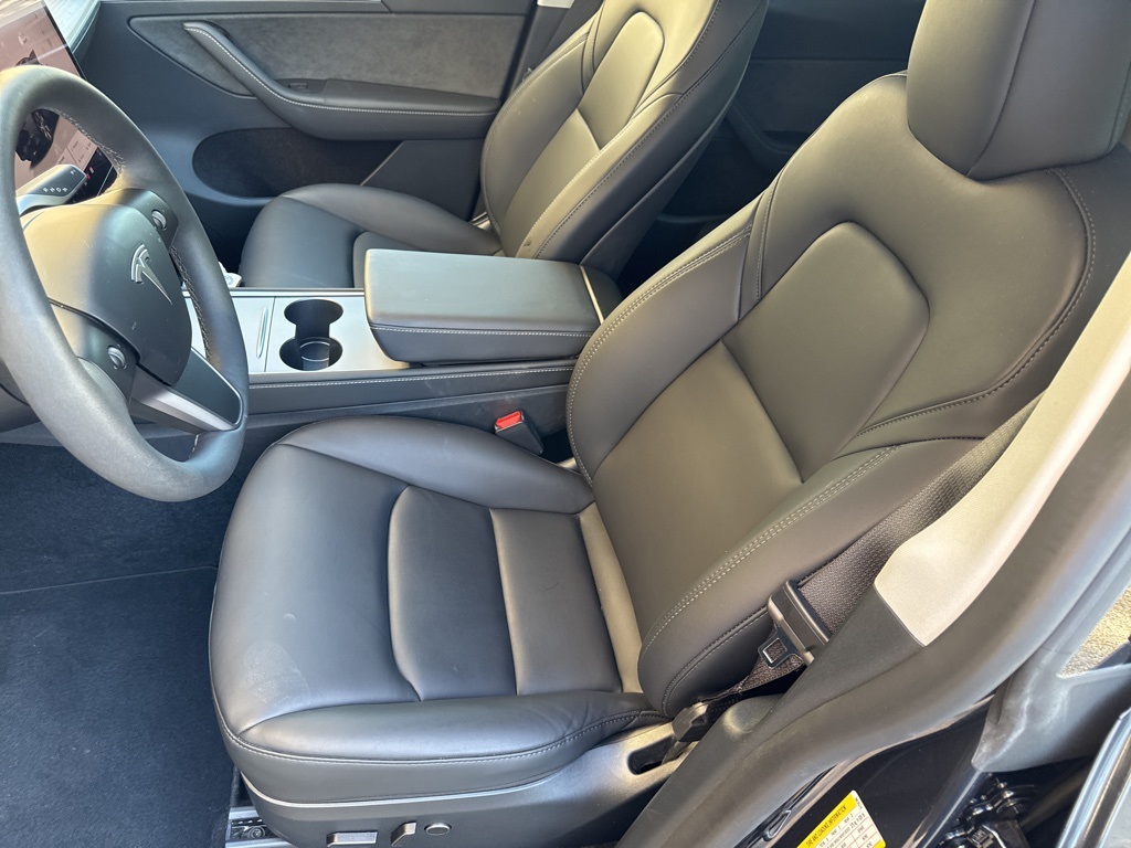 2024 Tesla Model Y Long Range photo 20