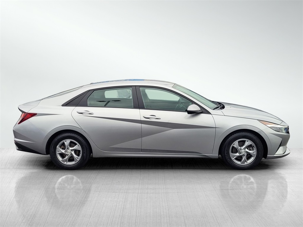 2021 Hyundai Elantra SE photo 4
