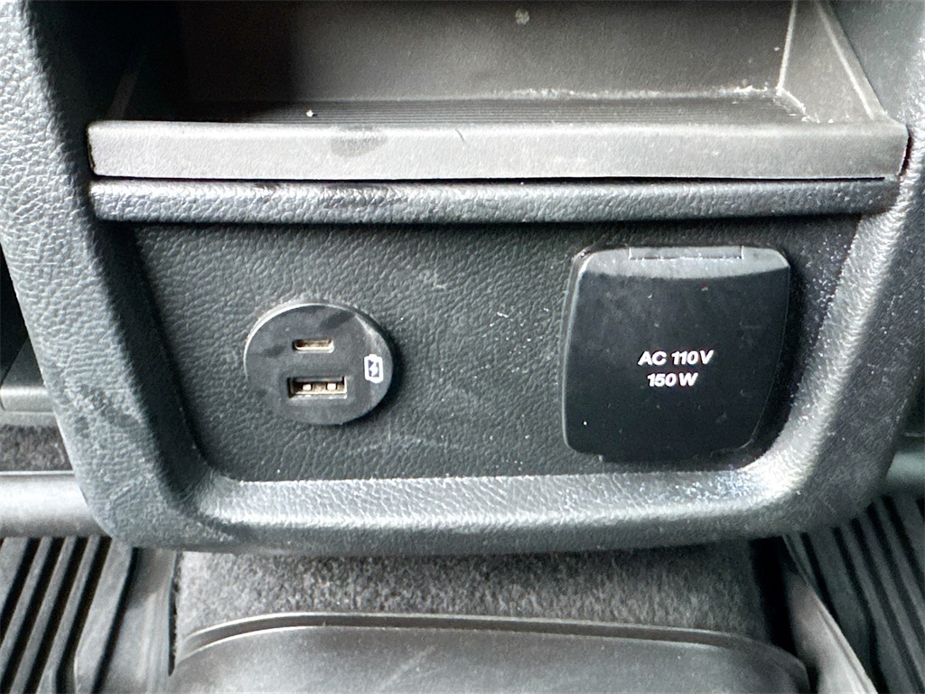 2022 Ford Edge SEL photo 26