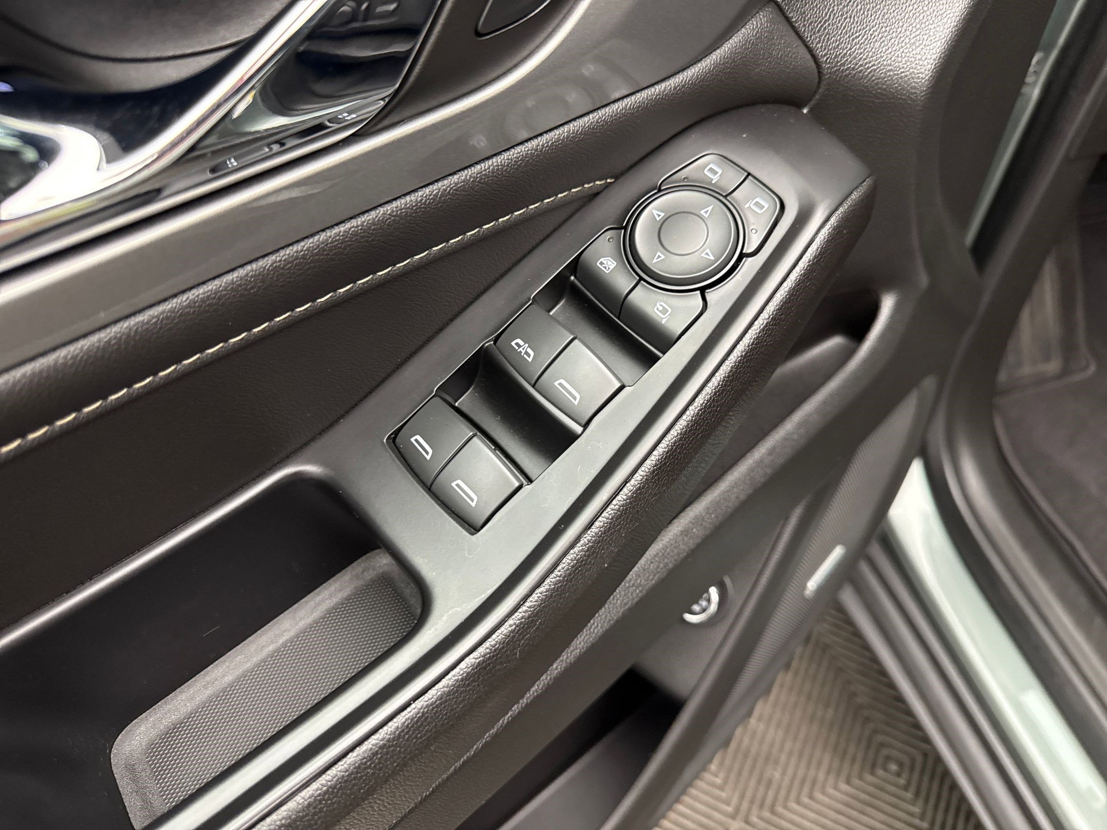 2023 Chevrolet Traverse Leather photo 32