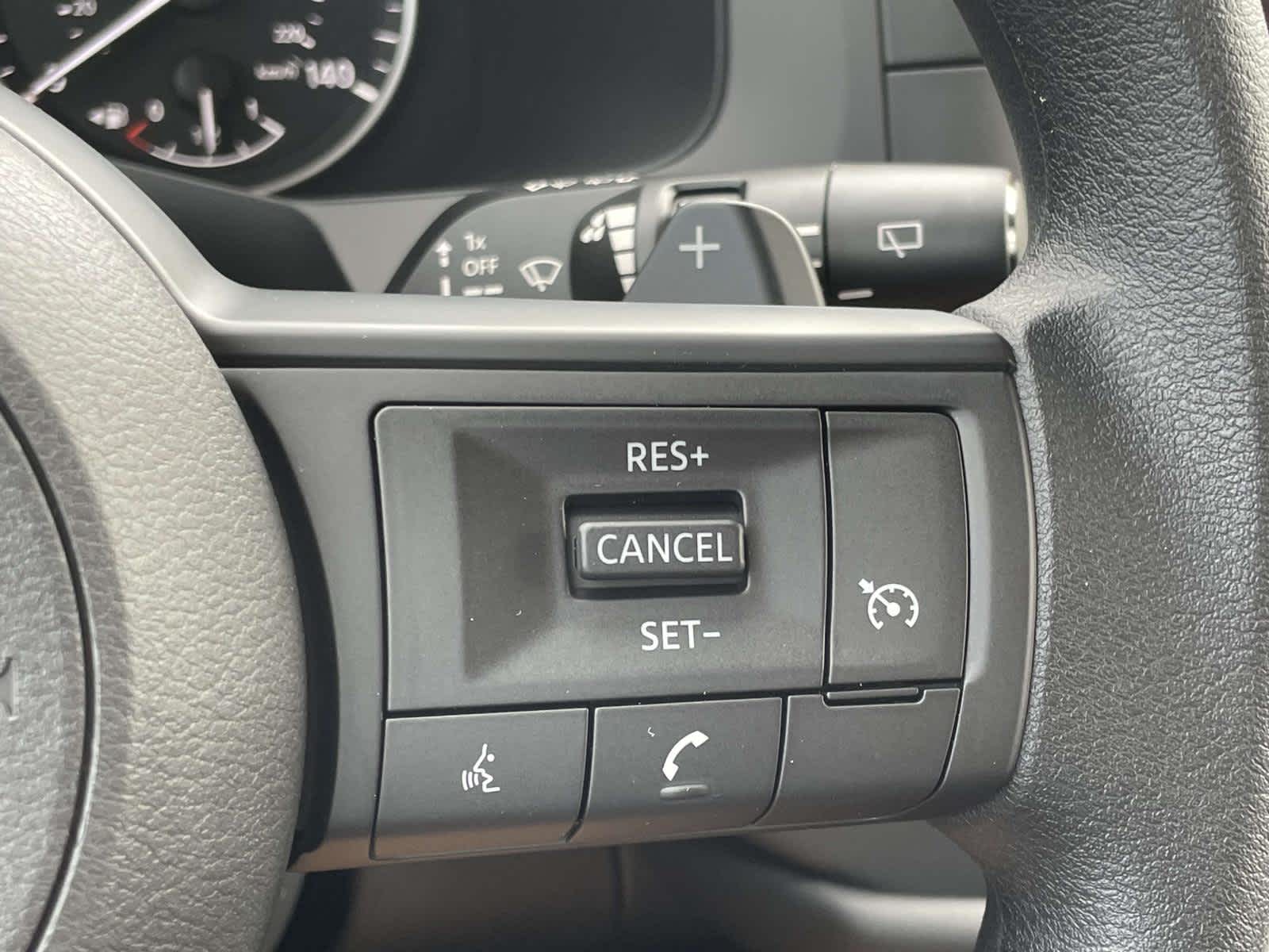 2025 Nissan Pathfinder S photo 30