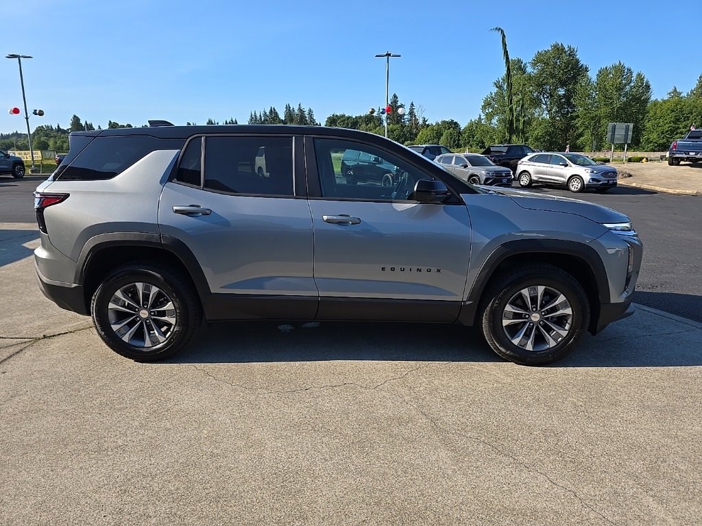 2026 Chevrolet Equinox LT photo 5