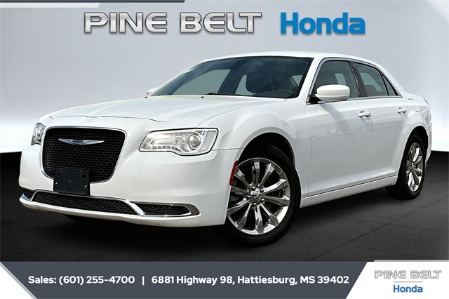 2022 Chrysler 300 Touring photo 9