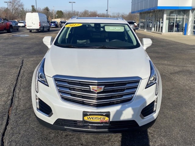 Used 2017 Cadillac XT5 Luxury with VIN 1GYKNDRS4HZ241843 for sale in Beloit, WI