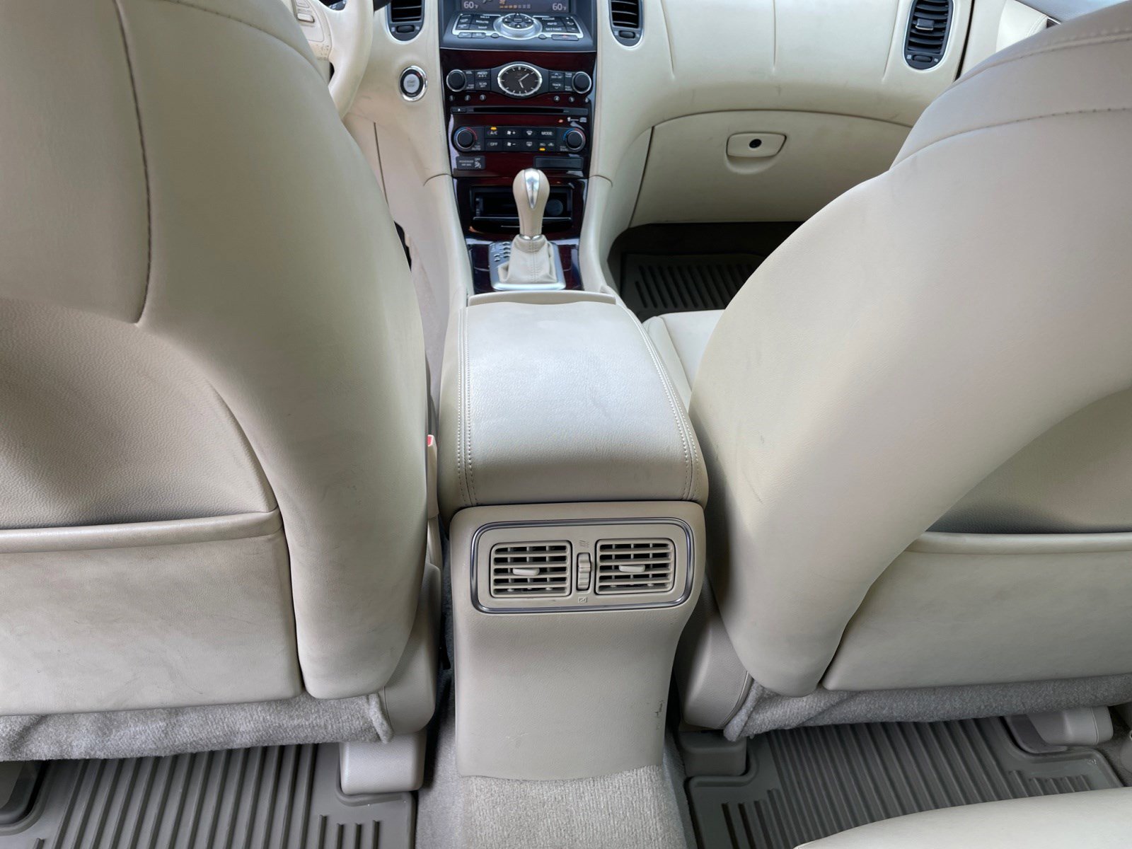 2008 Infiniti EX35 Journey photo 16