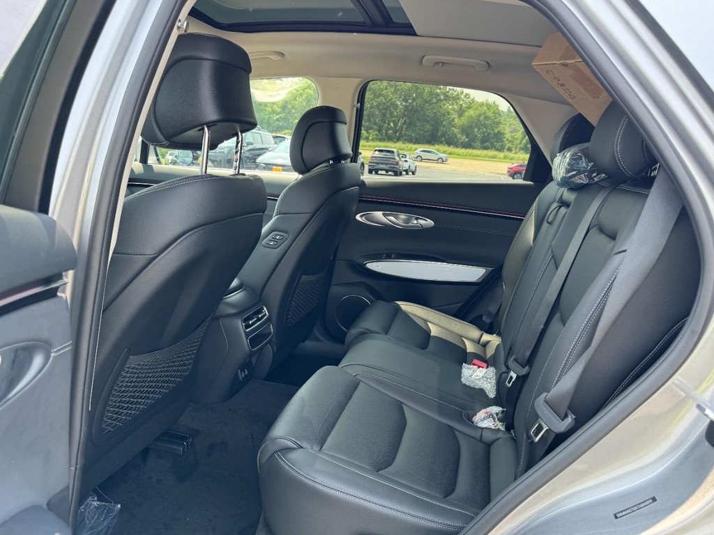 2026 Genesis GV70 2.5T Select photo 7