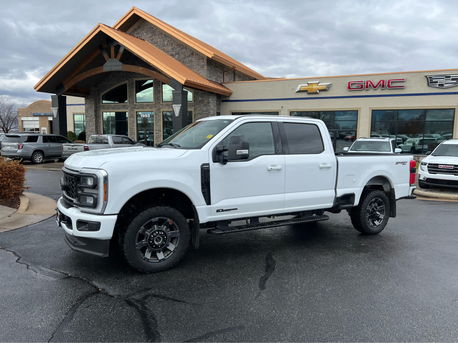 2024 Ford F-350 Super Duty Lariat's photo