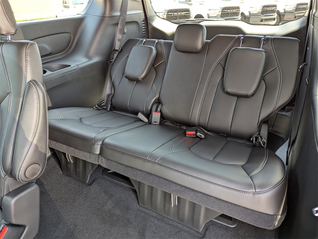 2026 Chrysler Pacifica photo 28