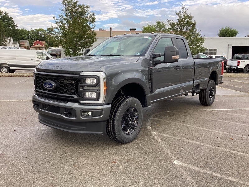 2026 Ford F-350 photo 3