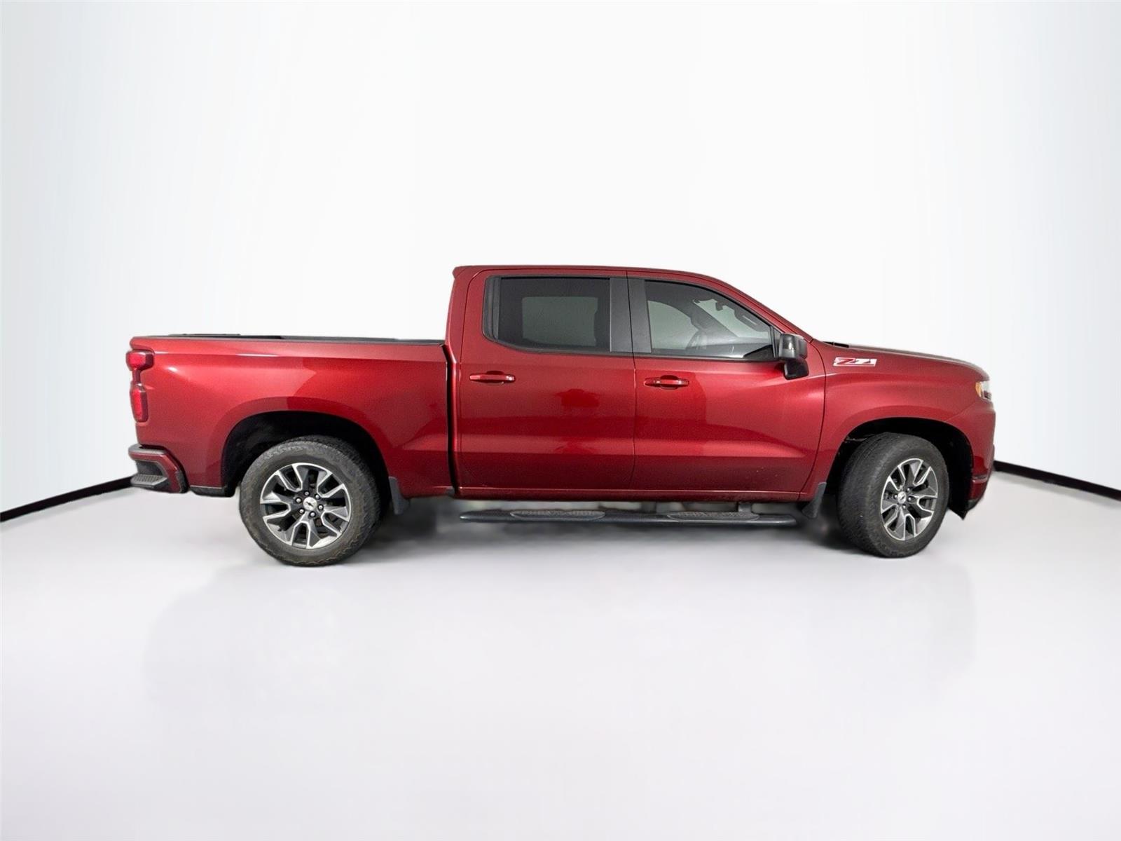 2021 Chevrolet Silverado RST photo 4