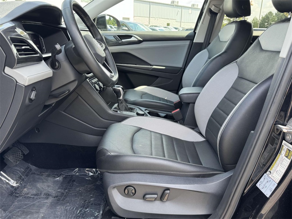 2022 Volkswagen Taos SEL photo 14