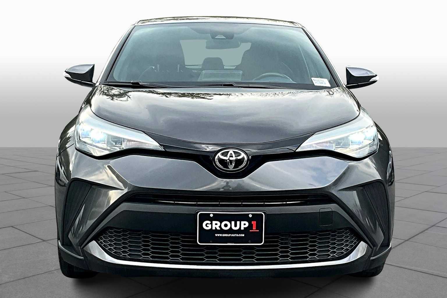 2021 Toyota C-HR XLE photo 3