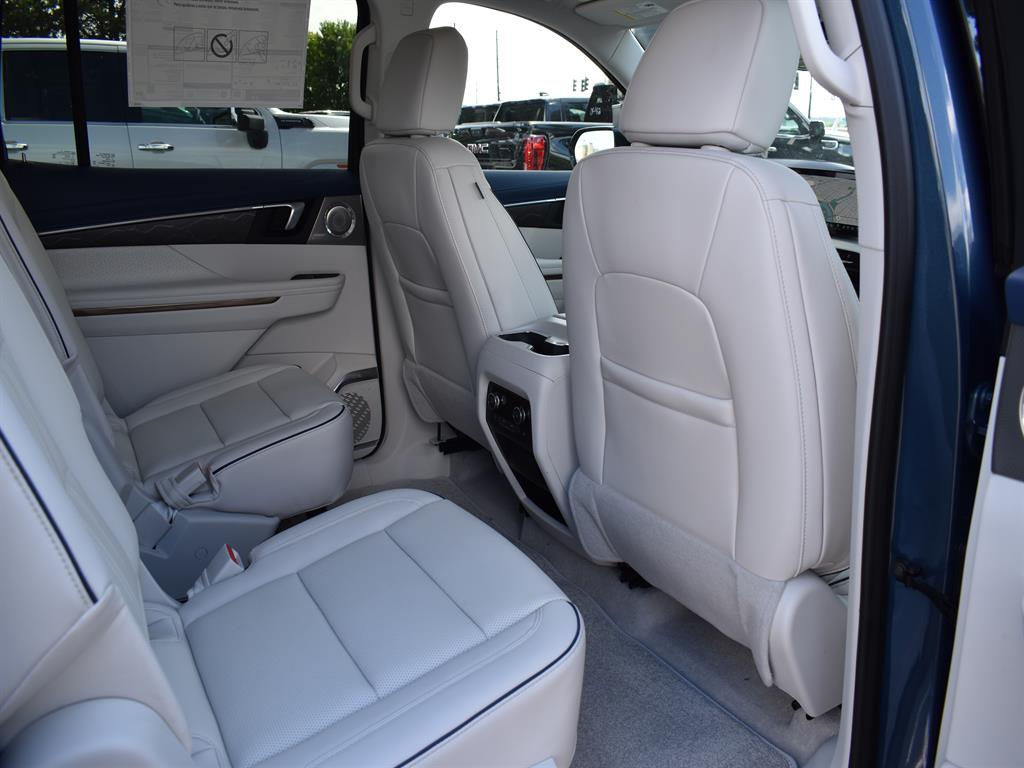 2026 Buick Enclave Avenir photo 6
