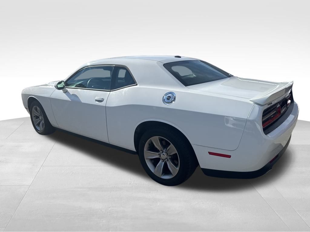 2019 Dodge Challenger SXT photo 2