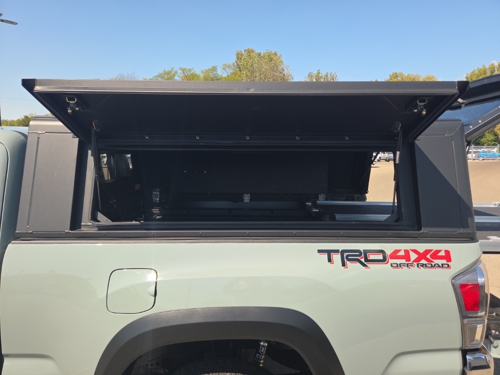 2023 Toyota Tacoma TRD Off-Road photo 8