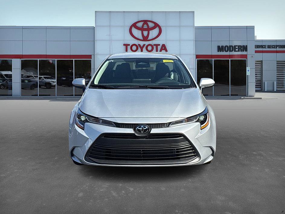 2026 Toyota Corolla LE photo 2