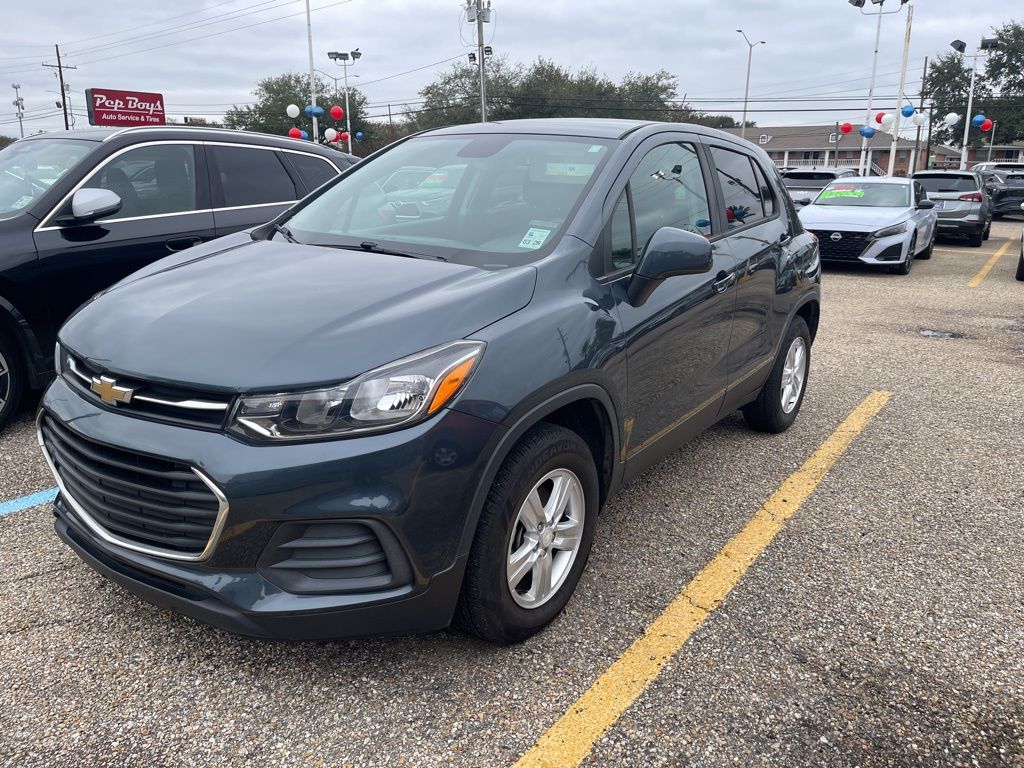 2021 Chevrolet Trax LS's photo