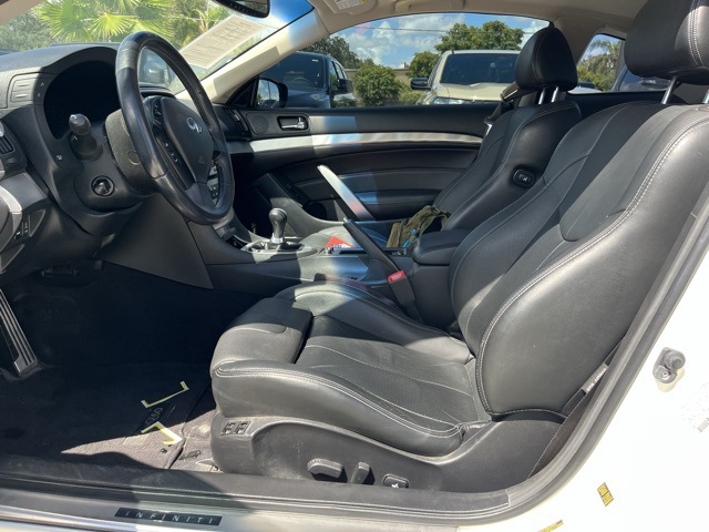 2015 Infiniti Q60 S photo 11