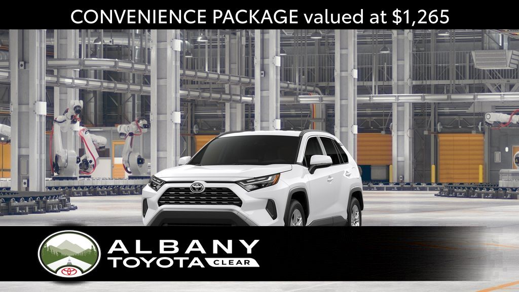 2025 Toyota RAV4 XLE's photo