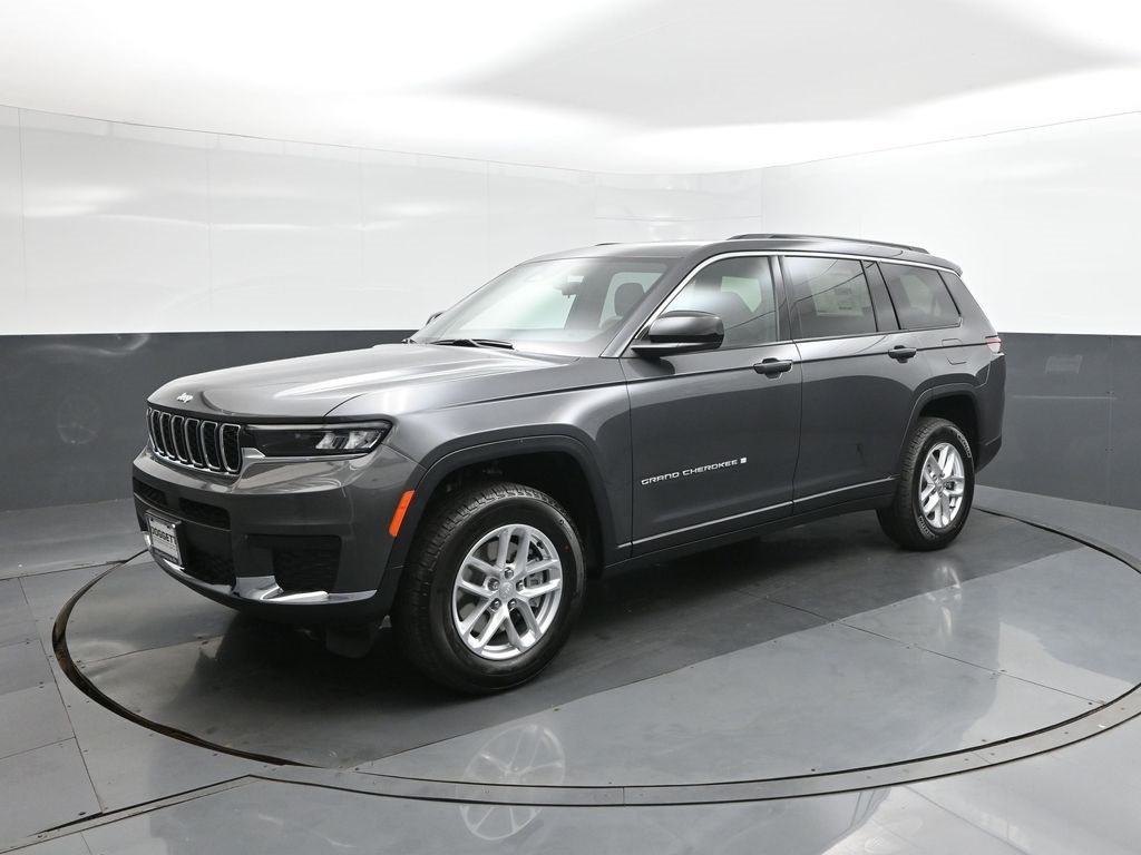 2025 Jeep Grand Cherokee L Laredo's photo