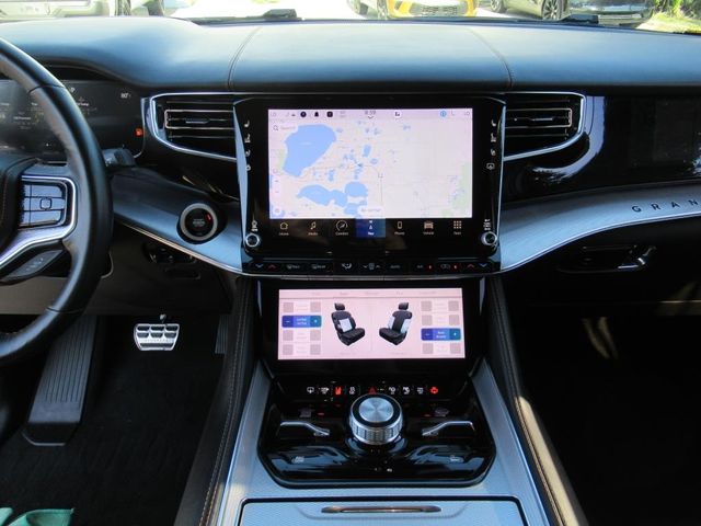 2022 Jeep Grand Wagoneer III photo 19