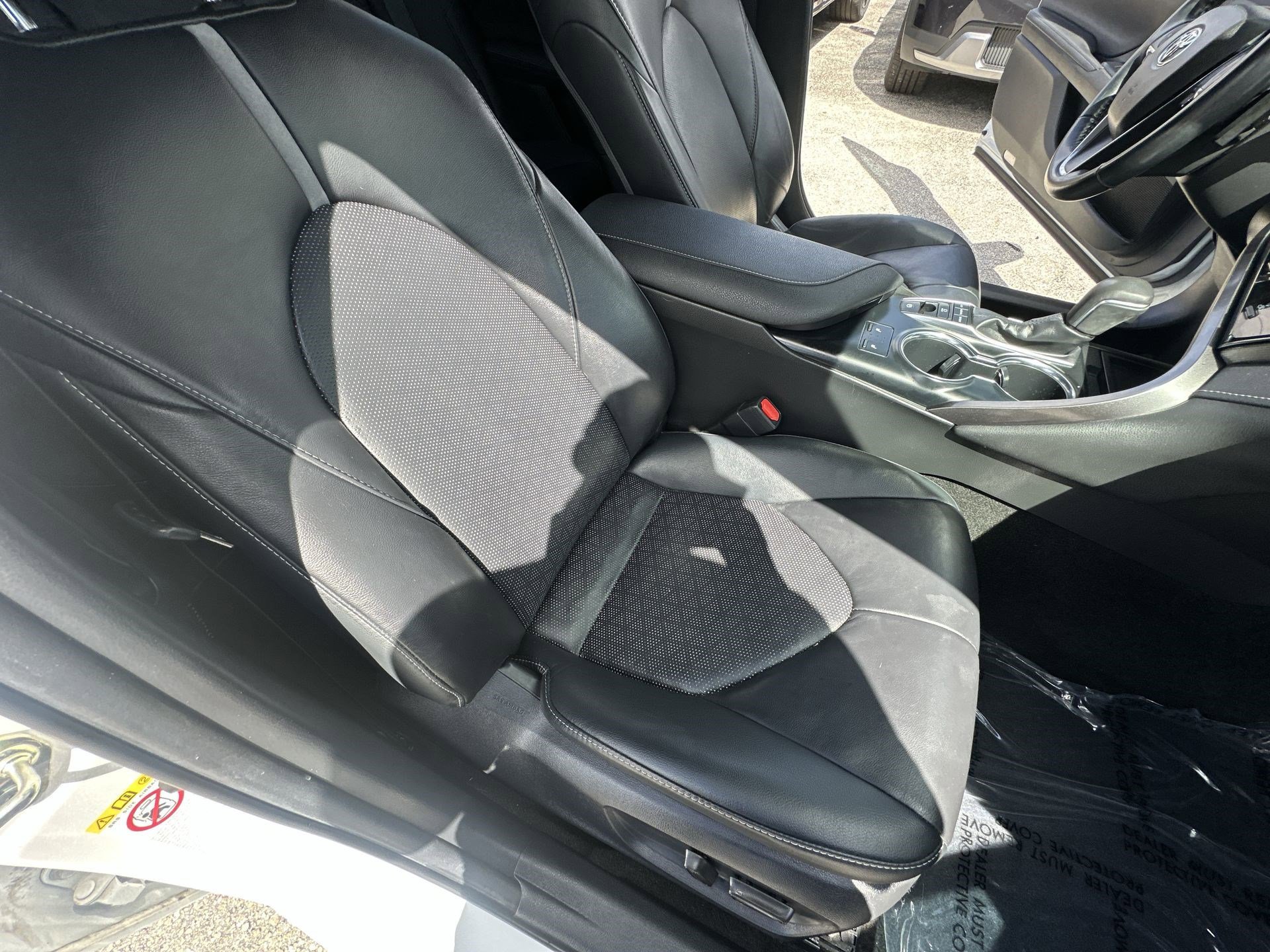 2019 Toyota Camry XSE photo 27