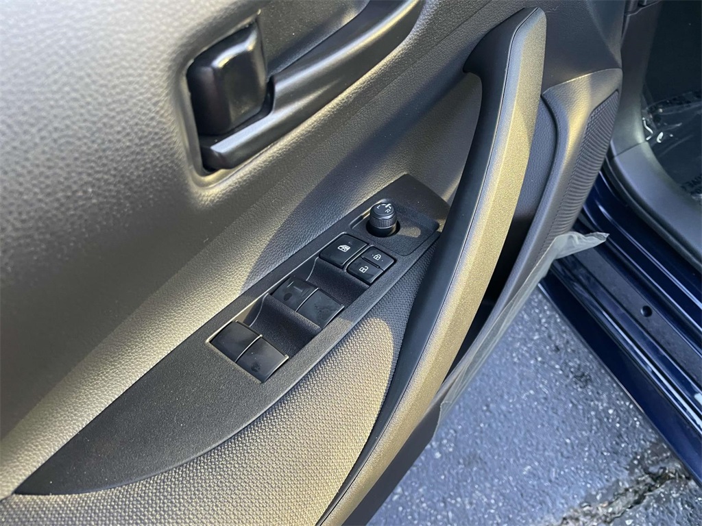 2025 Toyota Corolla LE photo 17