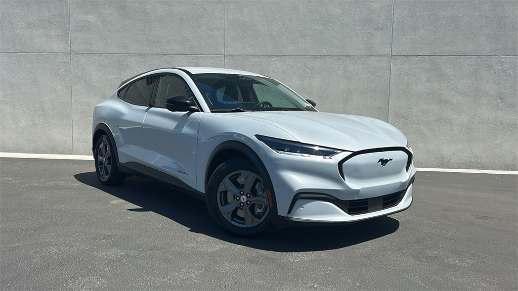 Certified Used 2023 Space White Metallic Ford Select image 1