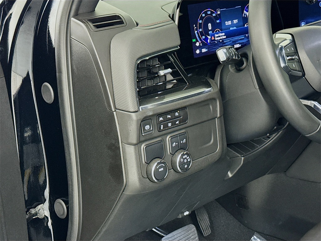 2025 Chevrolet Tahoe RST photo 9