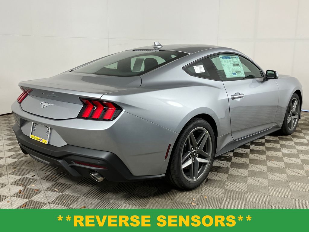 2025 Ford Mustang EcoBoost photo 3