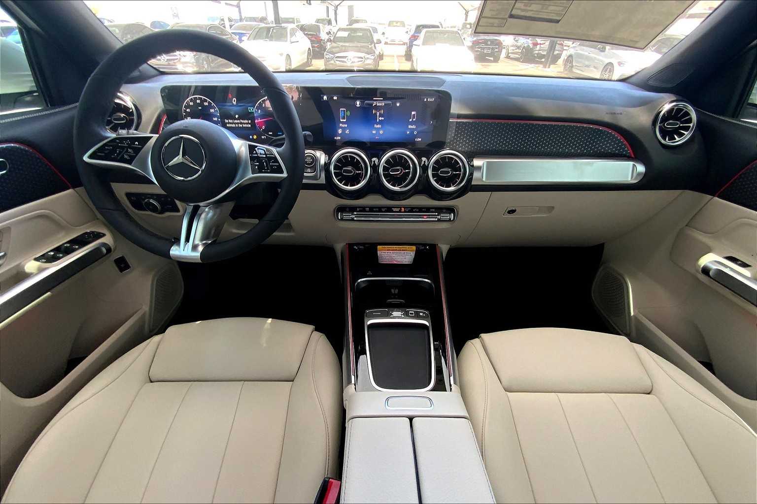 2025 Mercedes Benz GLB 250 photo 8