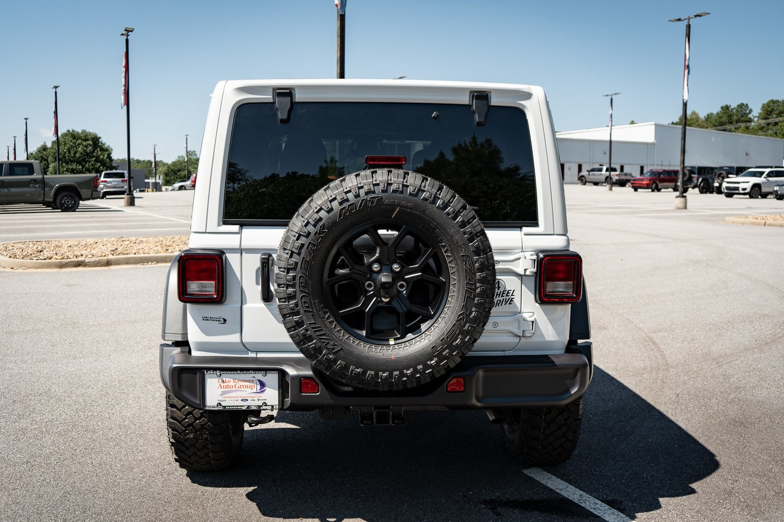 2025 Jeep Wrangler Willys photo 8