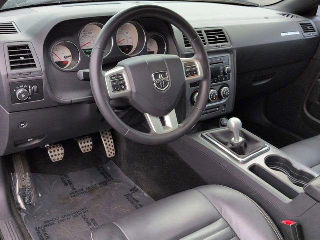 2014 Dodge Challenger R/T Plus photo 3