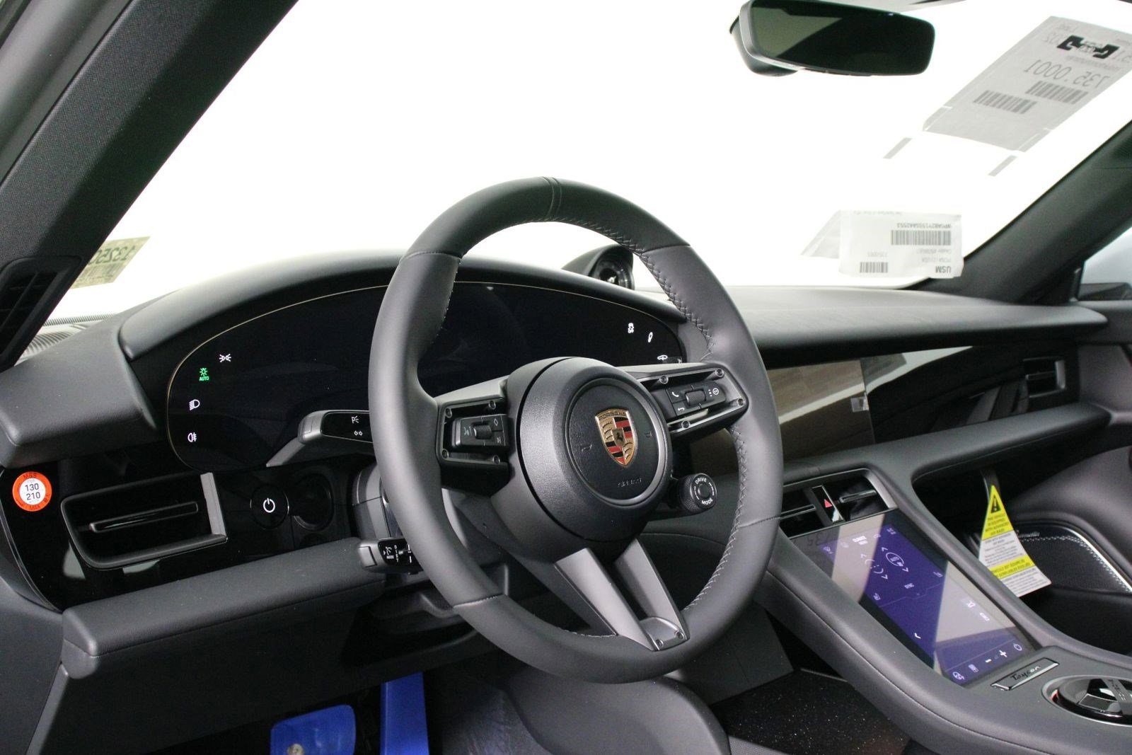 2025 Porsche Taycan 4S photo 4