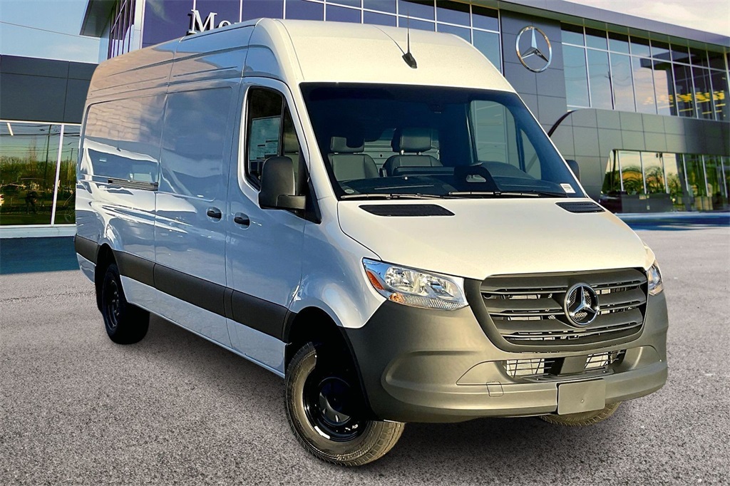 2026 Mercedes-Benz Sprinter Cargo Van Base's photo