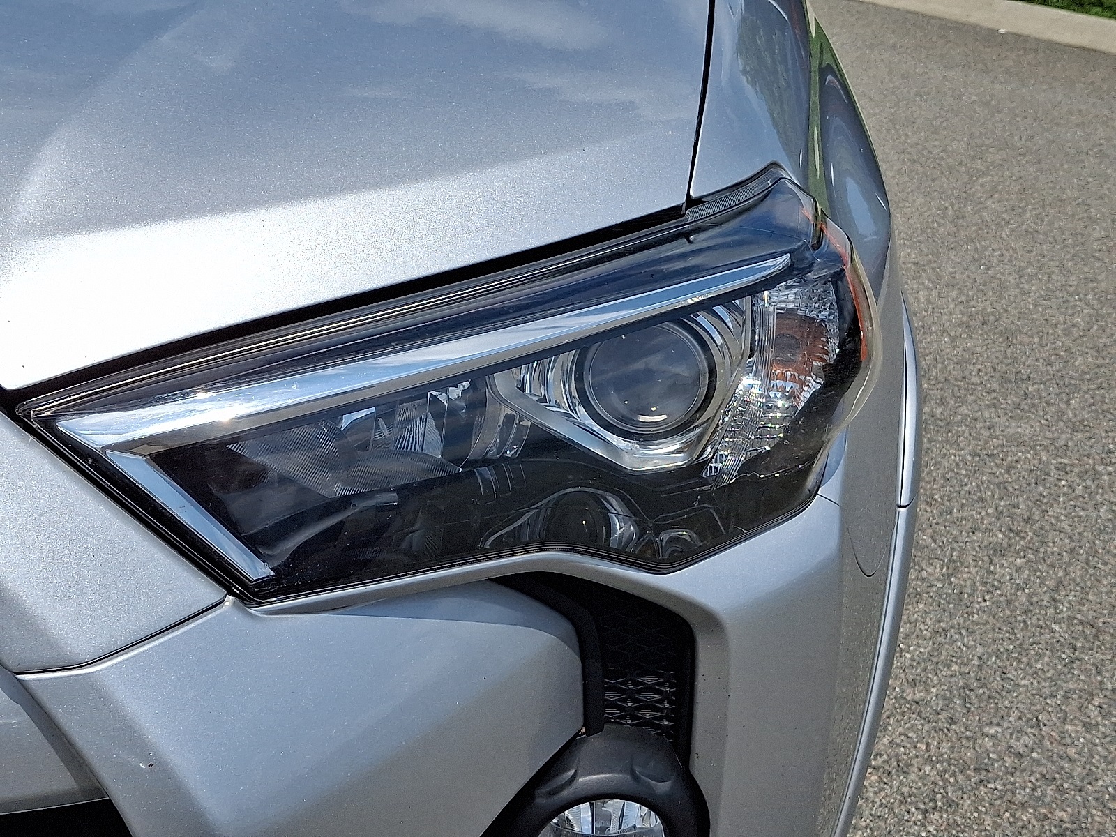 2018 Toyota 4Runner SR5 photo 10