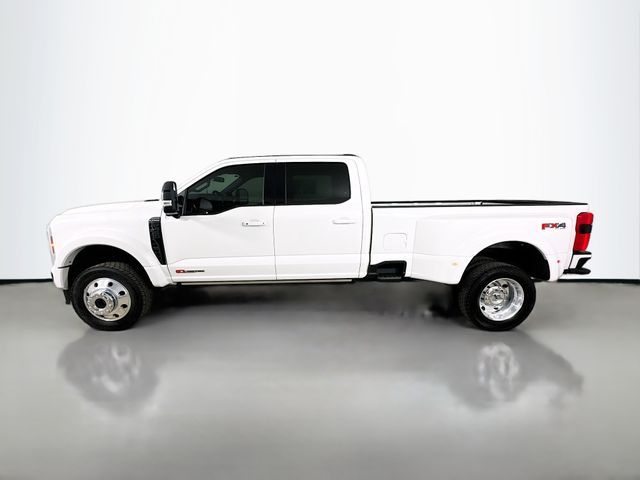2025 Ford F-450 photo 4