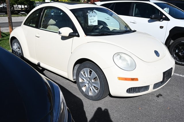 2010 Volkswagen Beetle 2.5L photo 3