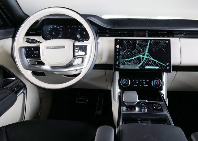2023 Land Rover Range Rover Autobiography photo 17