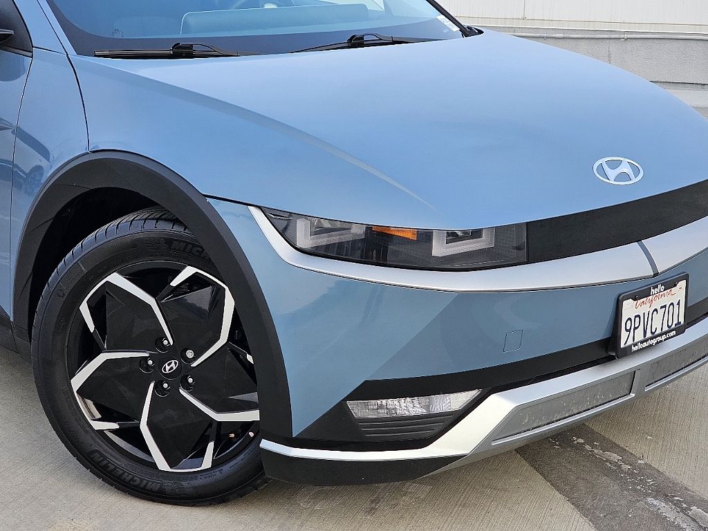 2024 Hyundai Ioniq 5 SE photo 3
