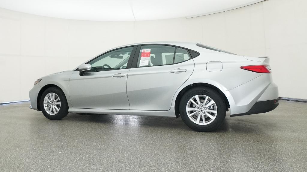 2025 Toyota Camry LE photo 10