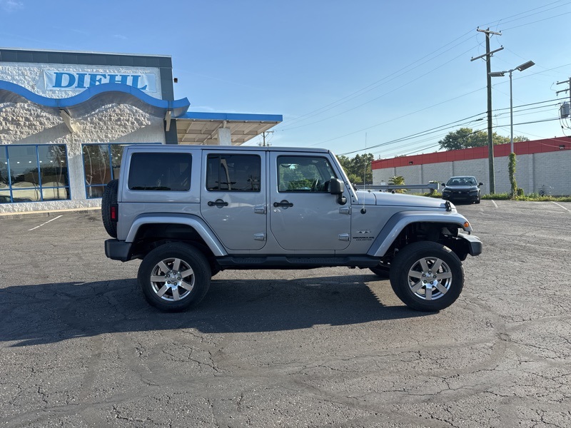 2016 Jeep Wrangler Unlimited Sahara photo 8