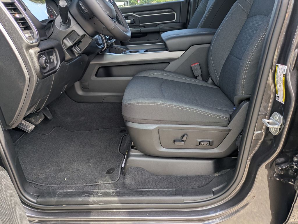 2025 Ram 2500 Big Horn photo 12