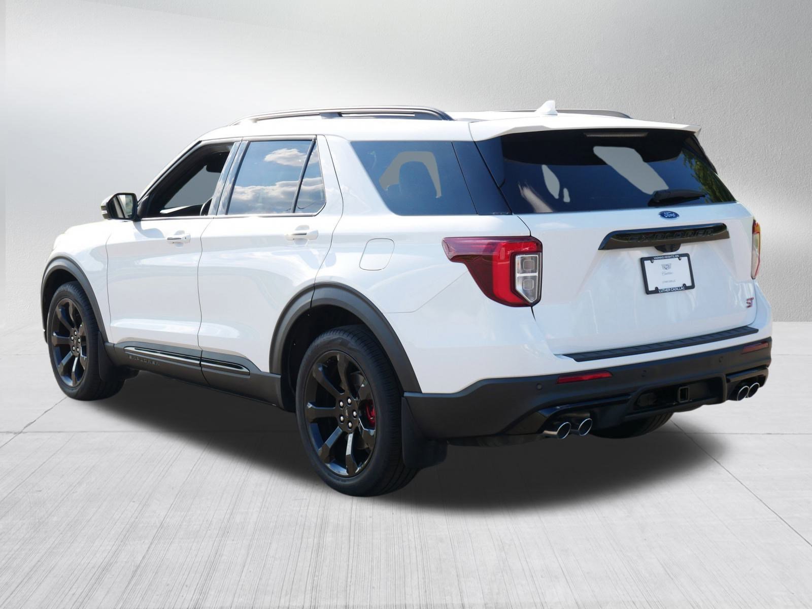 2023 Ford Explorer ST photo 5