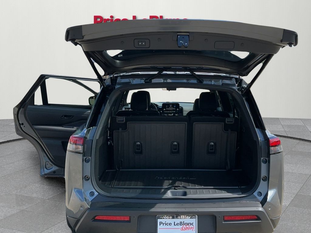 2025 Nissan Pathfinder Rock Creek photo 21