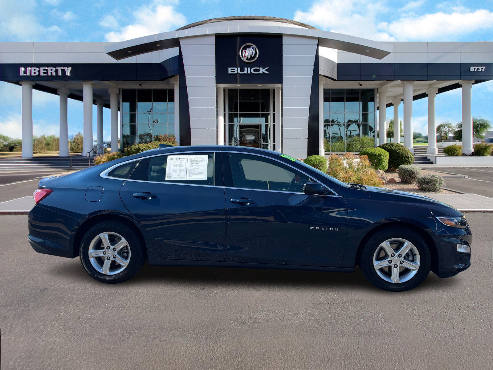 2022 Chevrolet Malibu 1LT photo 2