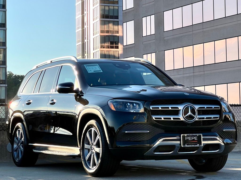 2022 Mercedes-Benz GLS GLS450's photo