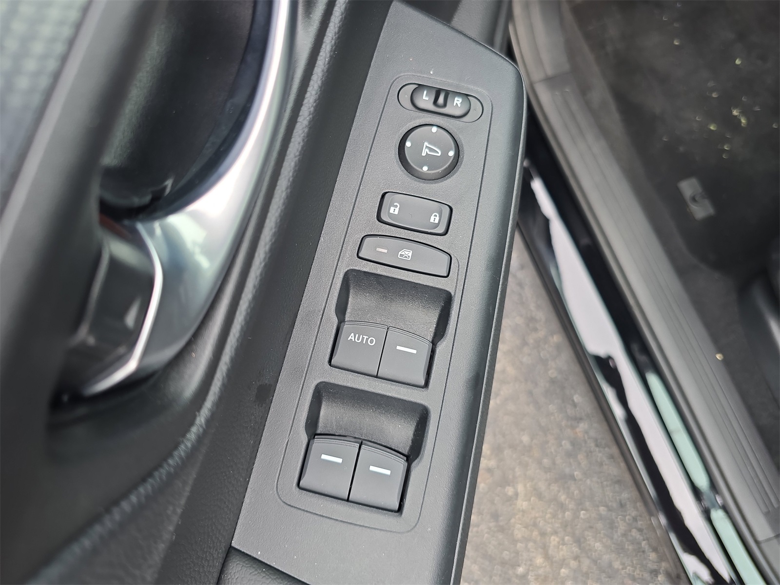2025 Honda CR-V LX photo 15